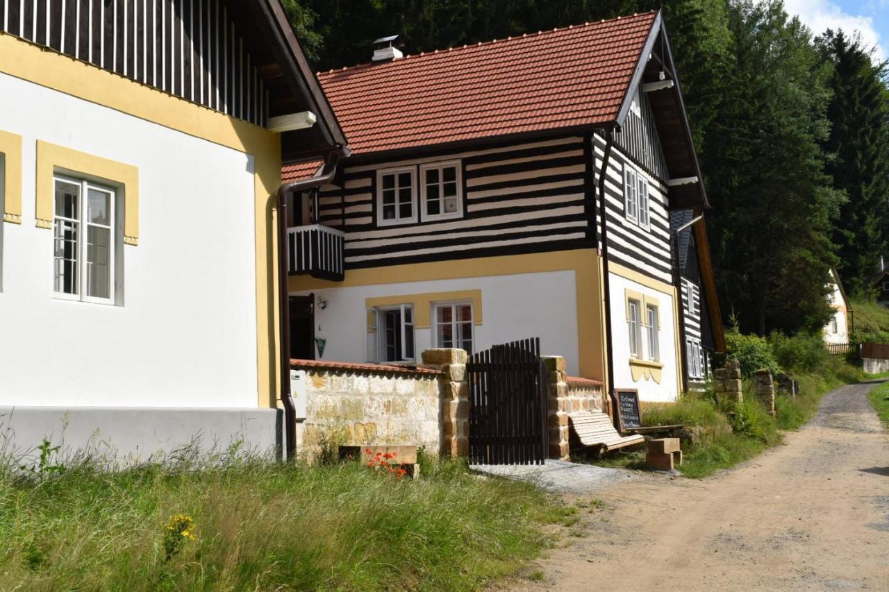 Leśni Chalupa Hlucov Kokorin Exterior foto