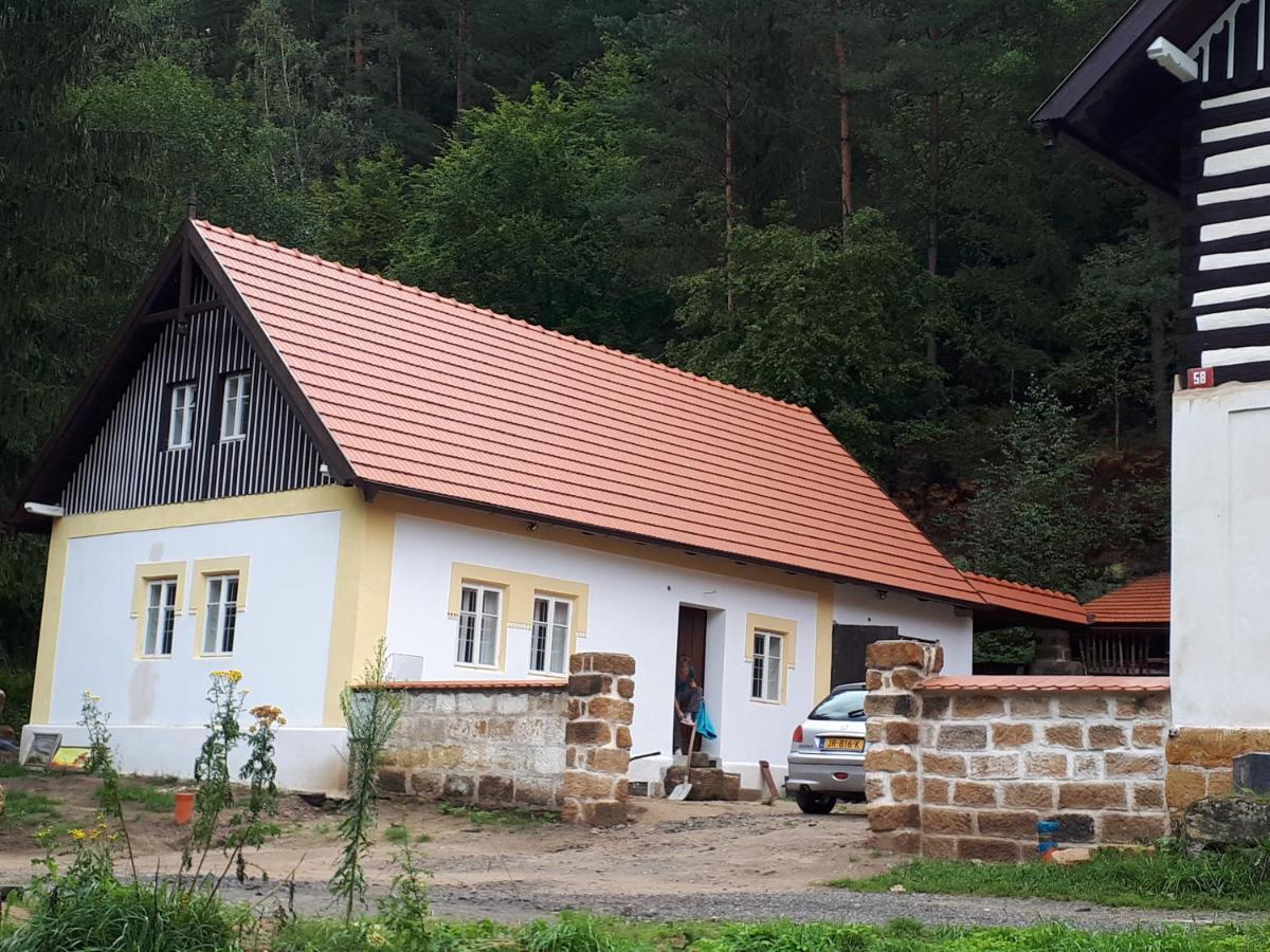 Leśni Chalupa Hlucov Kokorin Exterior foto