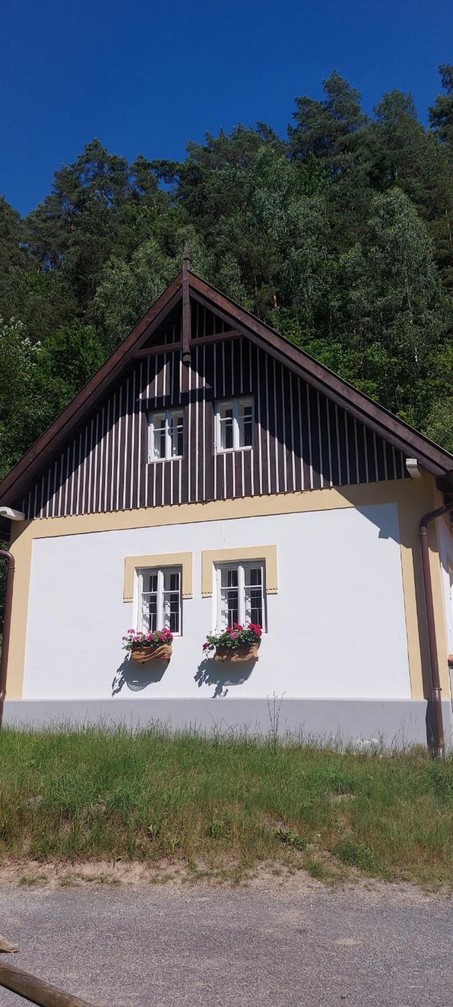 Leśni Chalupa Hlucov Kokorin Exterior foto