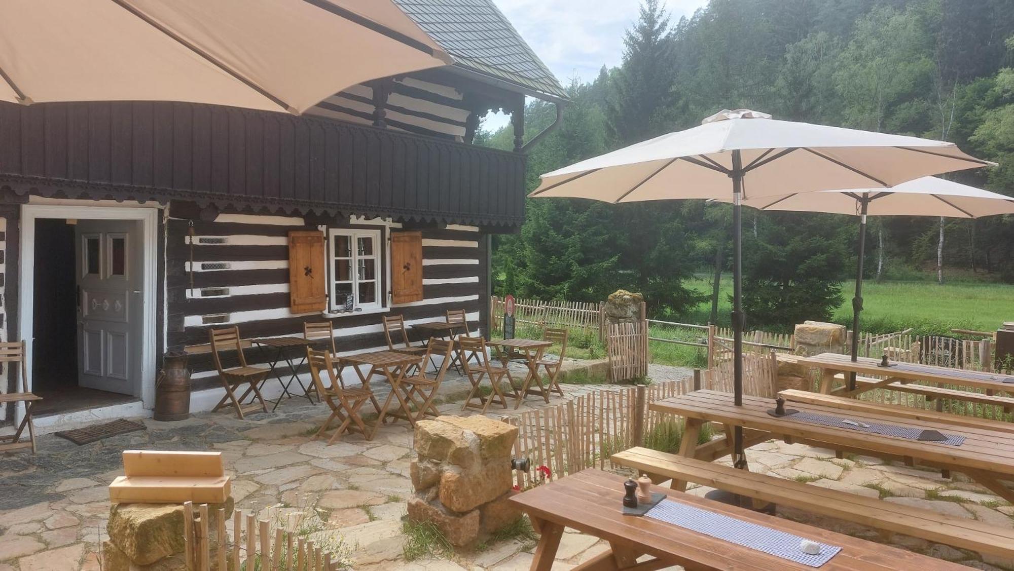 Leśni Chalupa Hlucov Kokorin Exterior foto