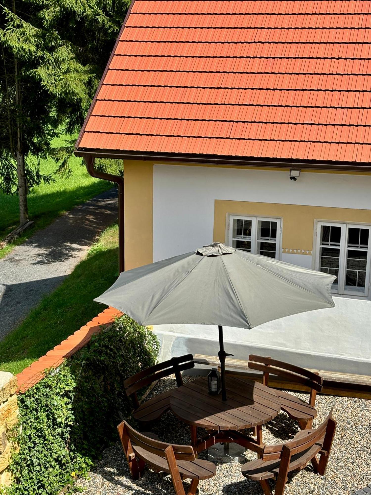 Leśni Chalupa Hlucov Kokorin Exterior foto